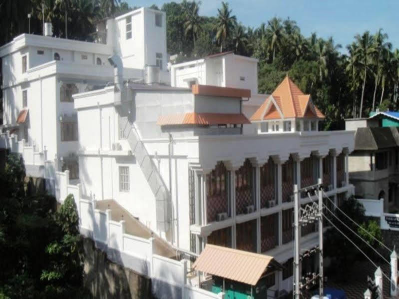 Indraprastha Beach Resort Varkala Buitenkant foto